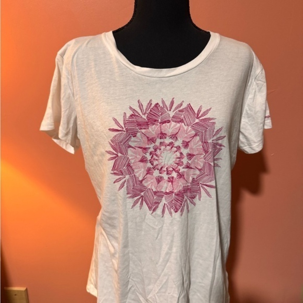 Columbia Cream Short Sleeve T-Shirt with Artistic Graphic